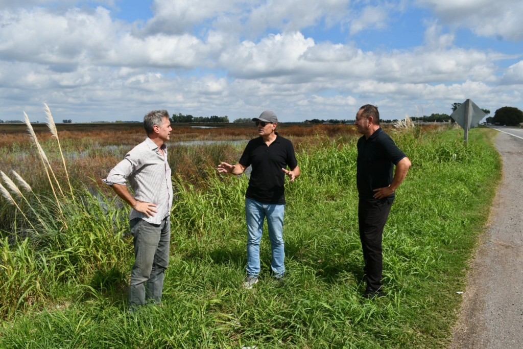 EL INTENDENTE DANIEL STADNIK RECIBIÓ AL ING. GUSTAVO BINNER DE CORREDORES VIALES