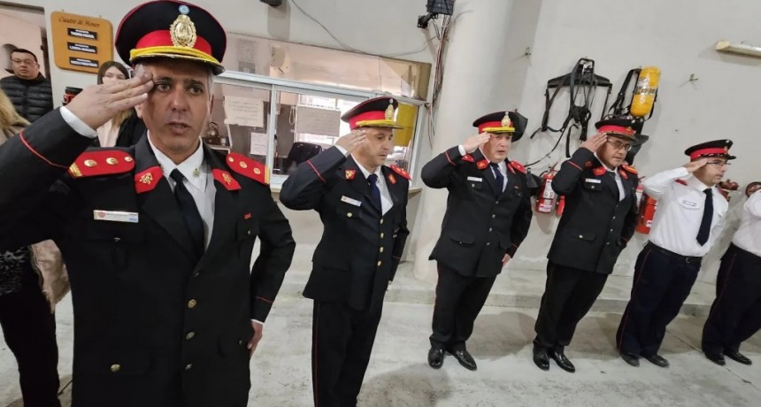 Acto de Bomberos Voluntarios por su dia