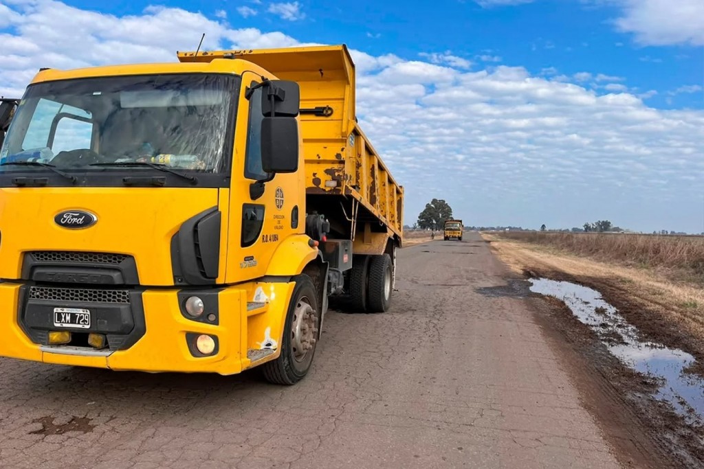Comenzaron las obras de reparación en el camino a Arias