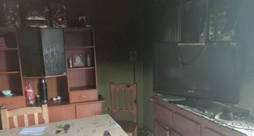 INCENDIO EN UNA VIVIENDA - POLICIALES